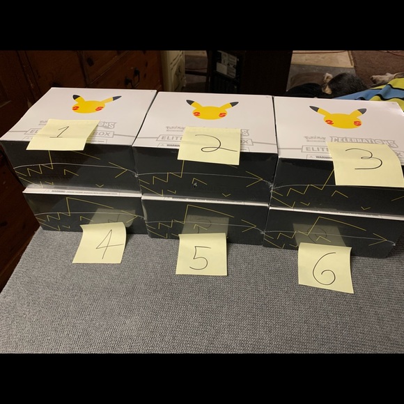 Pokémon celebrations ETBs - Picture 2 of 5